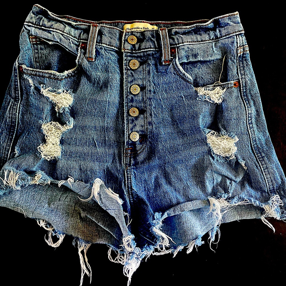 Abercrombie & Fitch Ultra High Rise Mom Short